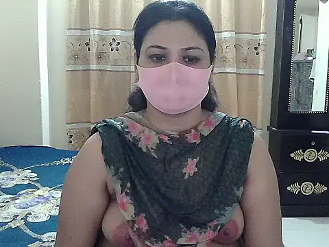 Snapshot of Elena_cruz5 chatting on 20, 10, 2025 Elena cruz5 online show from 20, 10, 2025