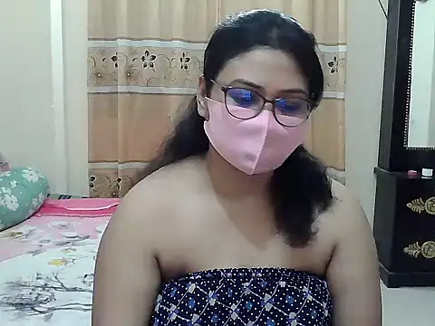 Snapshot of Elena_cruz5 chatting on 26, 10, 2025 Elena cruz5 online show from 26, 10, 2025