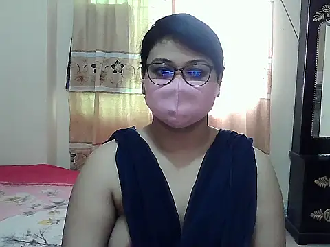 Snapshot of Elena_cruz5 chatting on 1, 11, 2025 Elena cruz5 online show from 1, 11, 2025