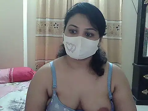 Snapshot of Elena_cruz5 chatting on 4, 11, 2025 Elena cruz5 online show from 4, 11, 2025