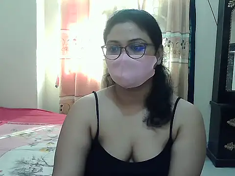 Snapshot of Elena_cruz5 chatting on 11, 11, 2025 Elena cruz5 online show from 11, 11, 2025