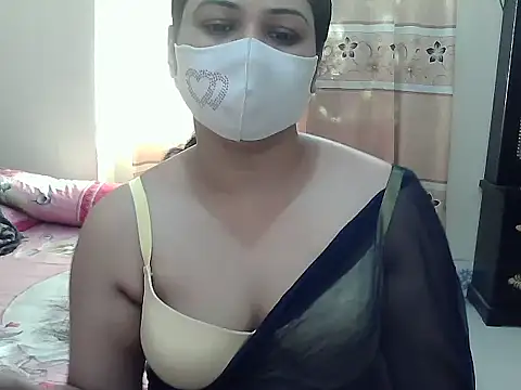 Snapshot of Elena_cruz5 chatting on 16, 11, 2025 Elena cruz5 online show from 16, 11, 2025