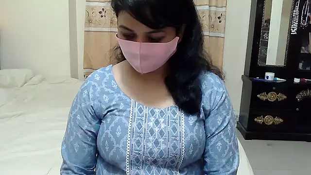 Snapshot of Elena_cruz5 chatting on 20, 11, 2025 Elena cruz5 online show from 20, 11, 2025