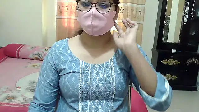 Snapshot of Elena_cruz5 chatting on 29, 11, 2025 Elena cruz5 online show from 29, 11, 2025