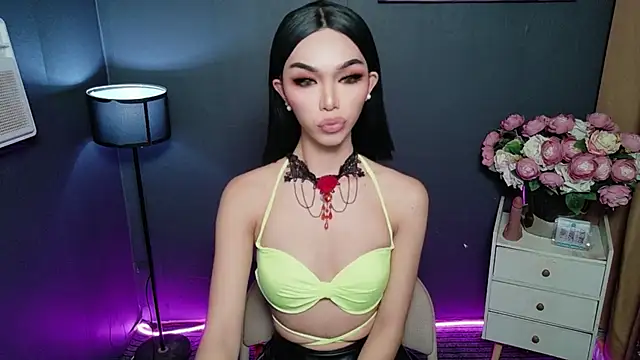 Snapshot of BelindaAbundance chatting on 21, 11, 2025 BelindaAbundance online show from 21, 11, 2025