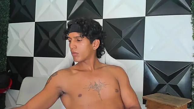 bull cam online show from 18, 11, 2025