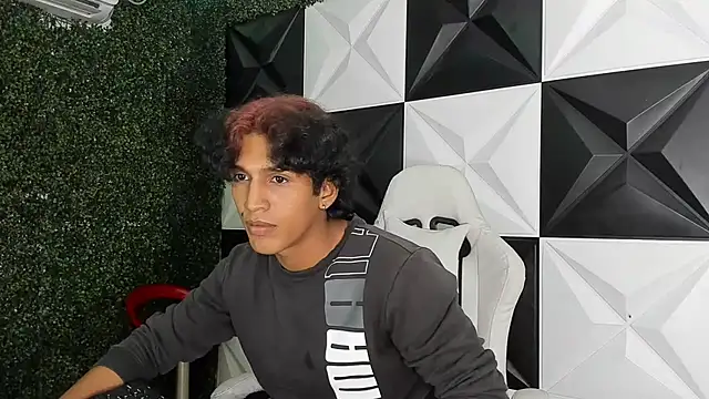 bull cam online show from 15, 12, 2025