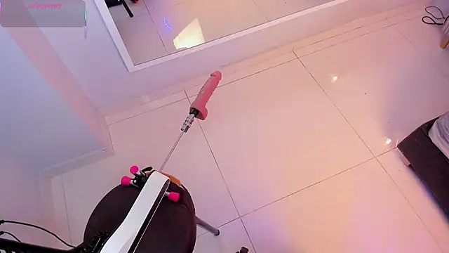 Mia Valentine  online show from 7, 11, 2025