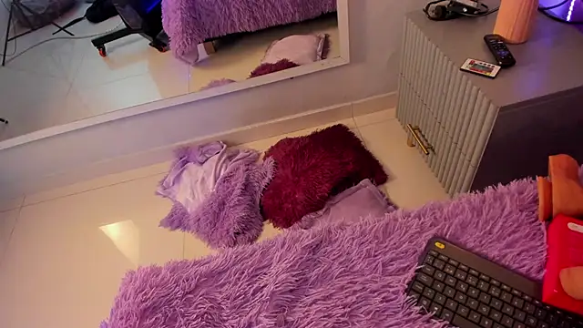 Mia Valentine  online show from 20, 4, 2026