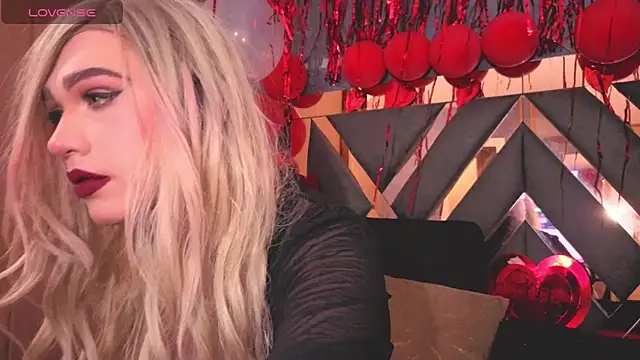 Snapshot of saraah_queen1 chatting on 14, 2, 2026 saraah queen1 online show from 14, 2, 2026