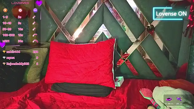 Snapshot of saraah_queen1 chatting on 15, 2, 2026 saraah queen1 online show from 15, 2, 2026