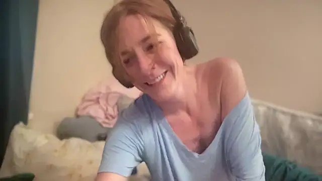 lookitsmay online show from 23, 9, 2025