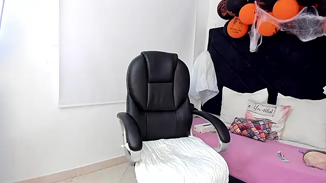 Snapshot of kate_lua chatting on 23, 10, 2025 kate lua online show from 23, 10, 2025