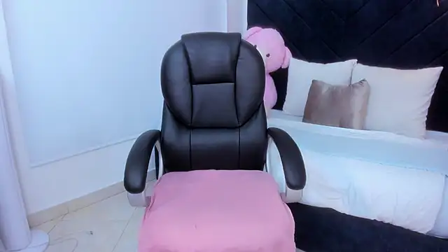 Snapshot of kate_lua chatting on 24, 11, 2025 kate lua online show from 24, 11, 2025