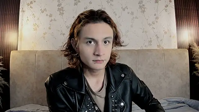 DarcyCullen online show from 10, 9, 2025