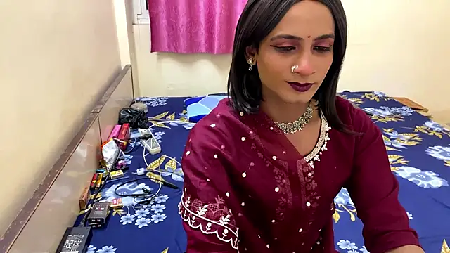 Snapshot of LuvLayla chatting on 4, 11, 2025 LuvLayla online show from 4, 11, 2025