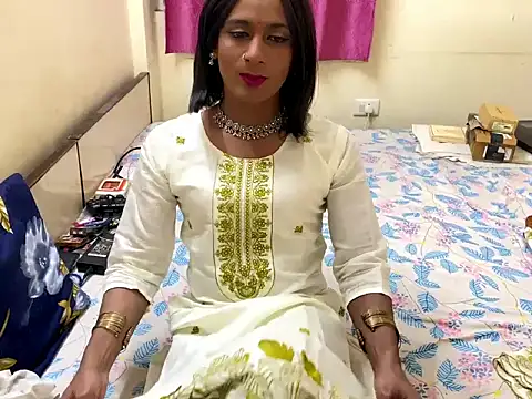 Snapshot of LuvLayla chatting on 26, 11, 2025 LuvLayla online show from 26, 11, 2025