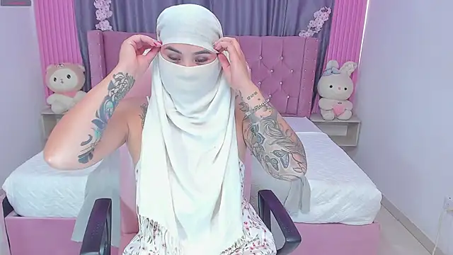 Nayla-Mouna online show from 25, 9, 2025