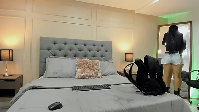 ALICESANDOVAL online show from 29, 9, 2025