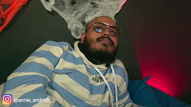 Snapshot of _leda_swan_ chatting on 24, 10, 2025 leda swan online show from 24, 10, 2025