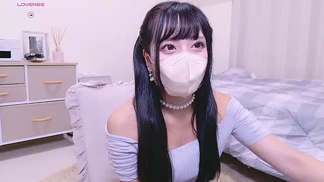 Snapshot of YURi_luv chatting on 15, 9, 2025 YURi luv online show from 15, 9, 2025