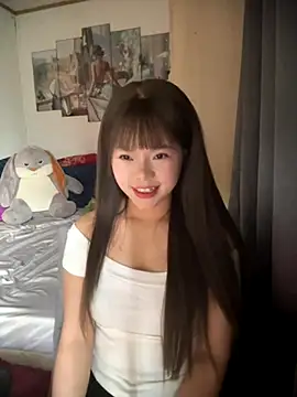 Snapshot of SarahBeii chatting on 19, 10, 2025 SarahBeii online show from 19, 10, 2025