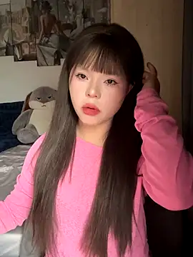 Snapshot of SarahBeii chatting on 27, 10, 2025 SarahBeii online show from 27, 10, 2025