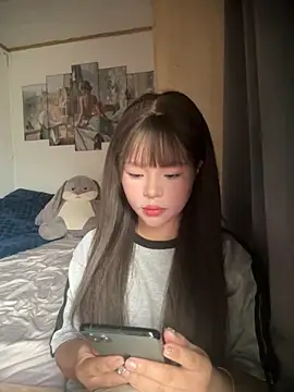 Snapshot of SarahBeii chatting on 28, 10, 2025 SarahBeii online show from 28, 10, 2025