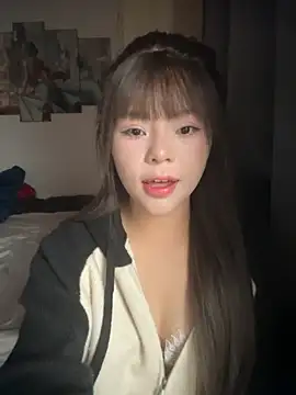 Snapshot of SarahBeii chatting on 3, 11, 2025 SarahBeii online show from 3, 11, 2025