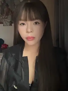 Snapshot of SarahBeii chatting on 5, 11, 2025 SarahBeii online show from 5, 11, 2025