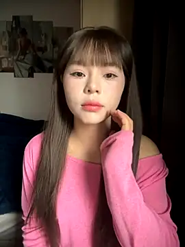 Snapshot of SarahBeii chatting on 11, 11, 2025 SarahBeii online show from 11, 11, 2025