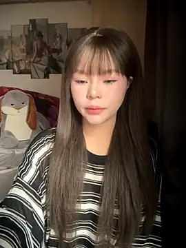 Snapshot of SarahBeii chatting on 21, 11, 2025 SarahBeii online show from 21, 11, 2025