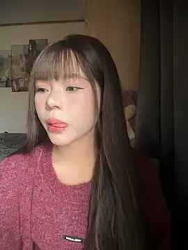 Snapshot of SarahBeii chatting on 3, 12, 2025 SarahBeii online show from 3, 12, 2025