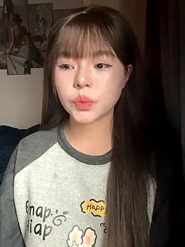 Snapshot of SarahBeii chatting on 14, 12, 2025 SarahBeii online show from 14, 12, 2025