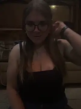 Snapshot of adventuresinsky chatting on 6, 10, 2025 adventuresinsky online show from 6, 10, 2025