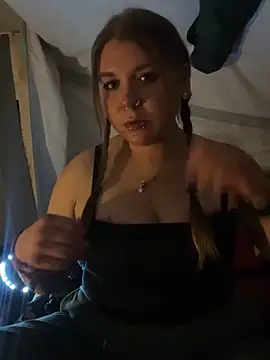 Snapshot of adventuresinsky chatting on 8, 11, 2025 adventuresinsky online show from 8, 11, 2025