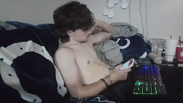 Snapshot of conradical18 chatting on 13, 9, 2025 conradical18 online show from 13, 9, 2025