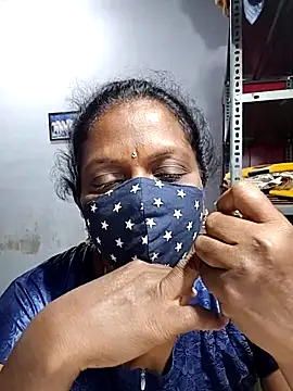 Snapshot of umashreetamil chatting on 19, 10, 2025 umashreetamil online show from 19, 10, 2025