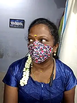 Snapshot of umashreetamil chatting on 4, 11, 2025 umashreetamil online show from 4, 11, 2025