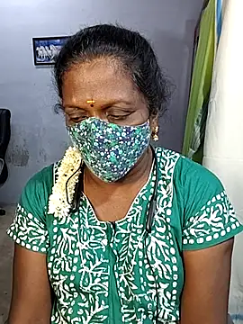 Snapshot of umashreetamil chatting on 5, 11, 2025 umashreetamil online show from 5, 11, 2025