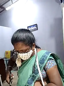 Snapshot of umashreetamil chatting on 15, 11, 2025 umashreetamil online show from 15, 11, 2025