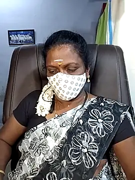 Snapshot of umashreetamil chatting on 16, 11, 2025 umashreetamil online show from 16, 11, 2025