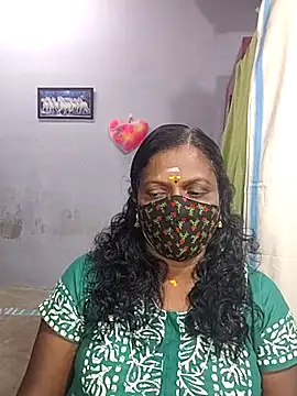 Snapshot of umashreetamil chatting on 2, 12, 2025 umashreetamil online show from 2, 12, 2025