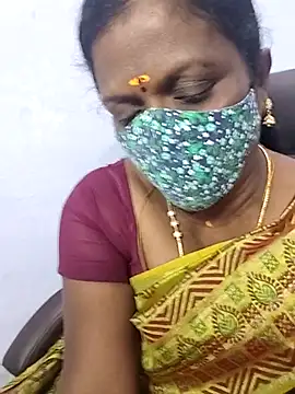 Snapshot of umashreetamil chatting on 4, 12, 2025 umashreetamil online show from 4, 12, 2025