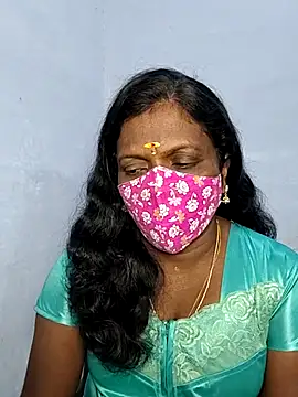 Snapshot of umashreetamil chatting on 5, 12, 2025 umashreetamil online show from 5, 12, 2025