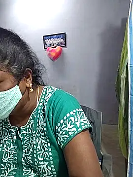 Snapshot of umashreetamil chatting on 14, 12, 2025 umashreetamil online show from 14, 12, 2025