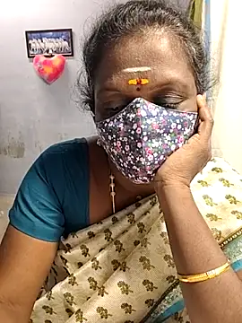 Snapshot of umashreetamil chatting on 17, 12, 2025 umashreetamil online show from 17, 12, 2025