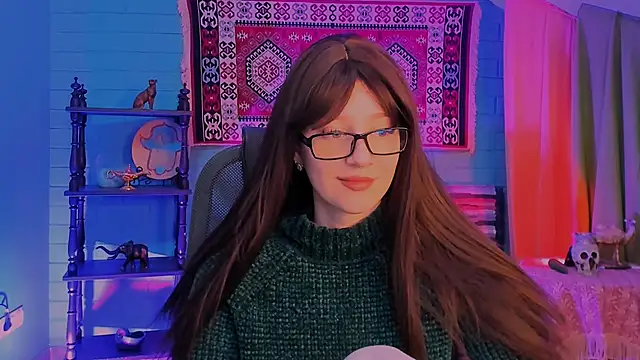 Snapshot of AliceWelch_ chatting on 4, 10, 2025 AliceWelch online show from 4, 10, 2025