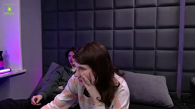 Snapshot of ViviaraNGendy chatting on 7, 10, 2025 ViviaraNGendy online show from 7, 10, 2025