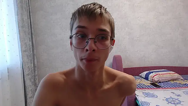 Snapshot of glasses_cat chatting on 15, 11, 2025 glasses cat online show from 15, 11, 2025